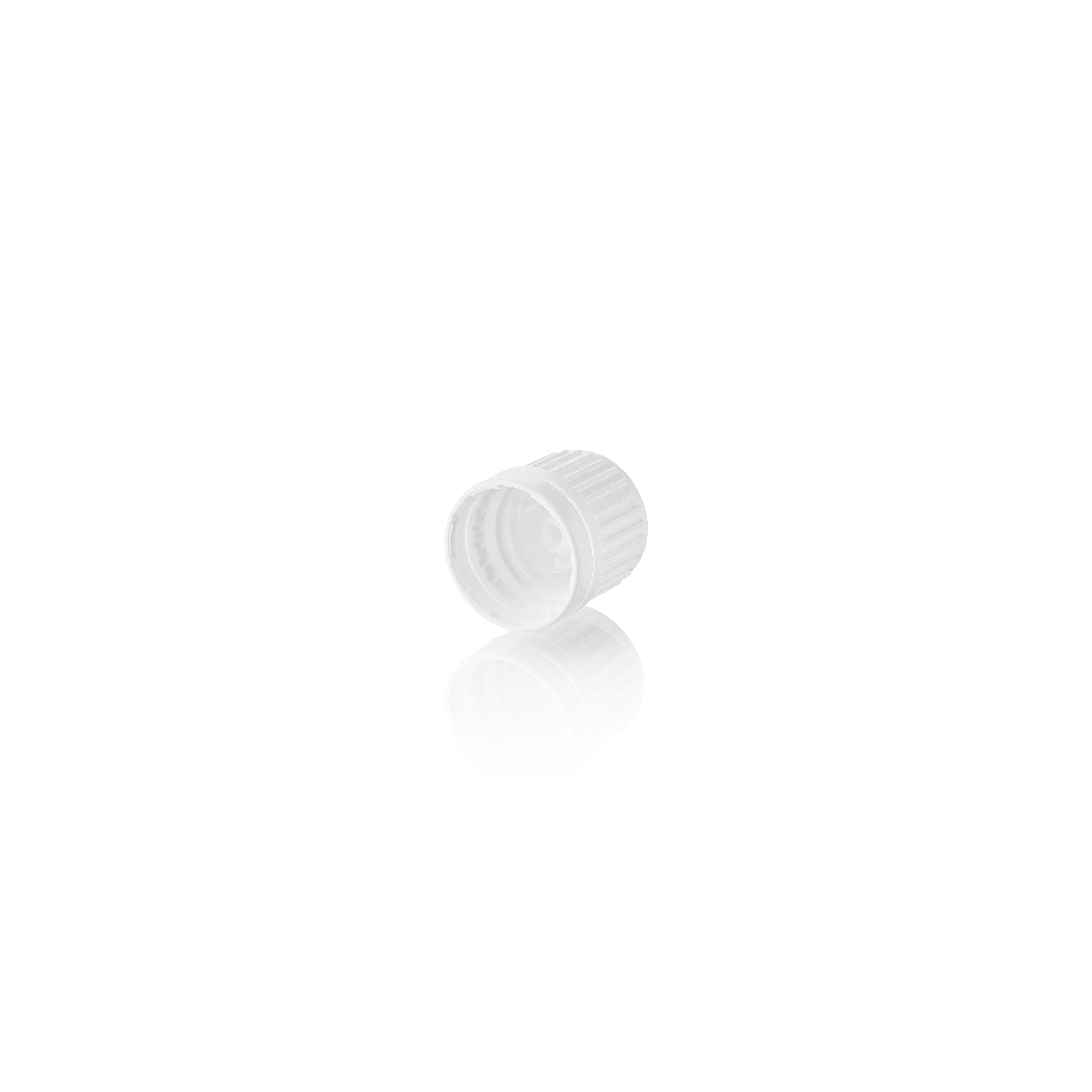 Screw cap tamper evident, DIN18, II, PEHD, white, ribbed, natural pourer PELD Screw cap tamper evident, DIN18, II, PEHD, white, ribbed, natural pourer PELD